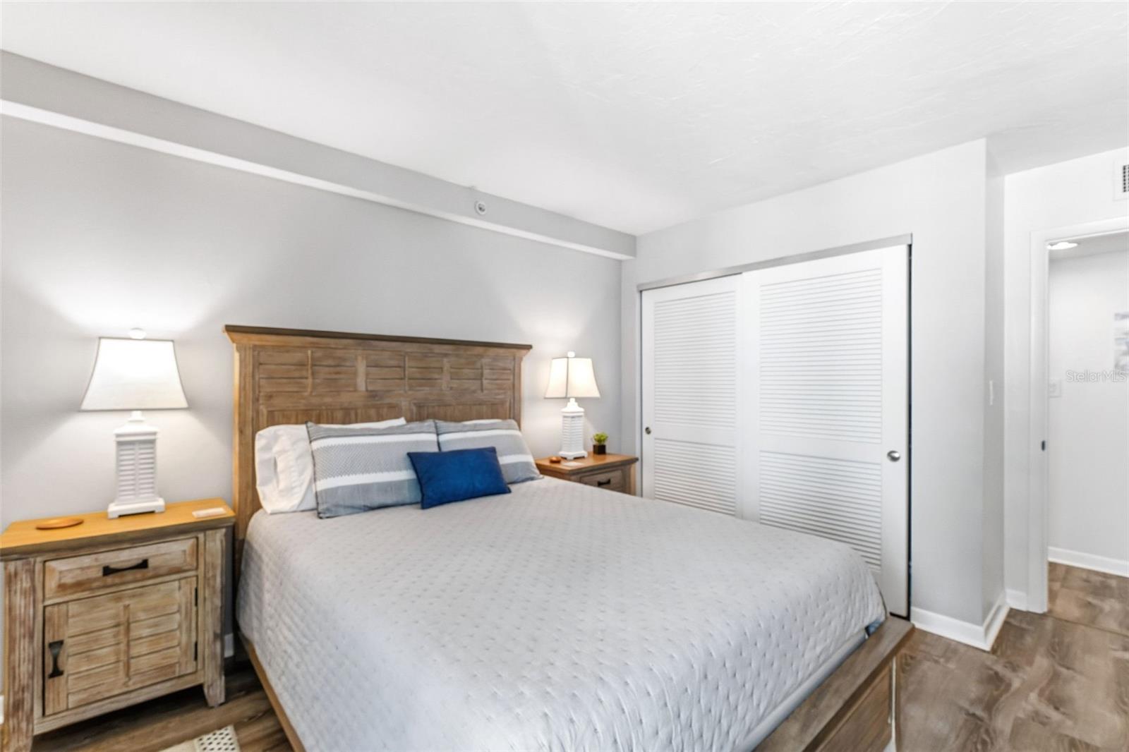 VALENCIA CONDO APTS - Residential