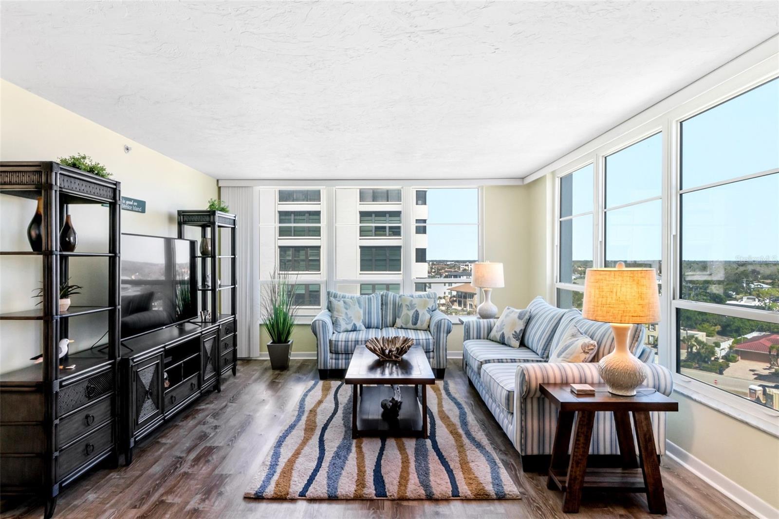 VALENCIA CONDO APTS - Residential