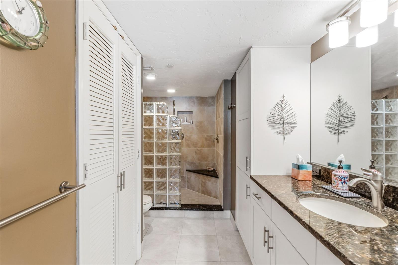 VALENCIA CONDO APTS - Residential