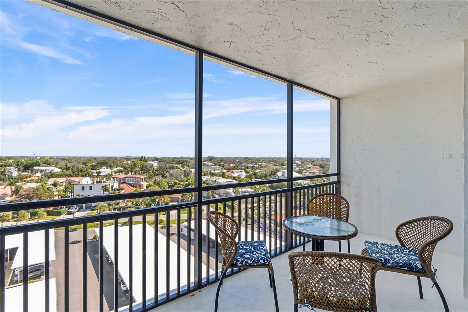 VALENCIA CONDO APTS - Residential