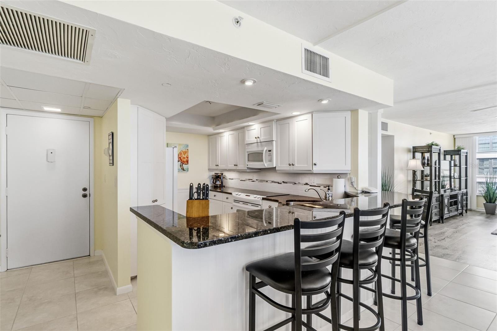 VALENCIA CONDO APTS - Residential