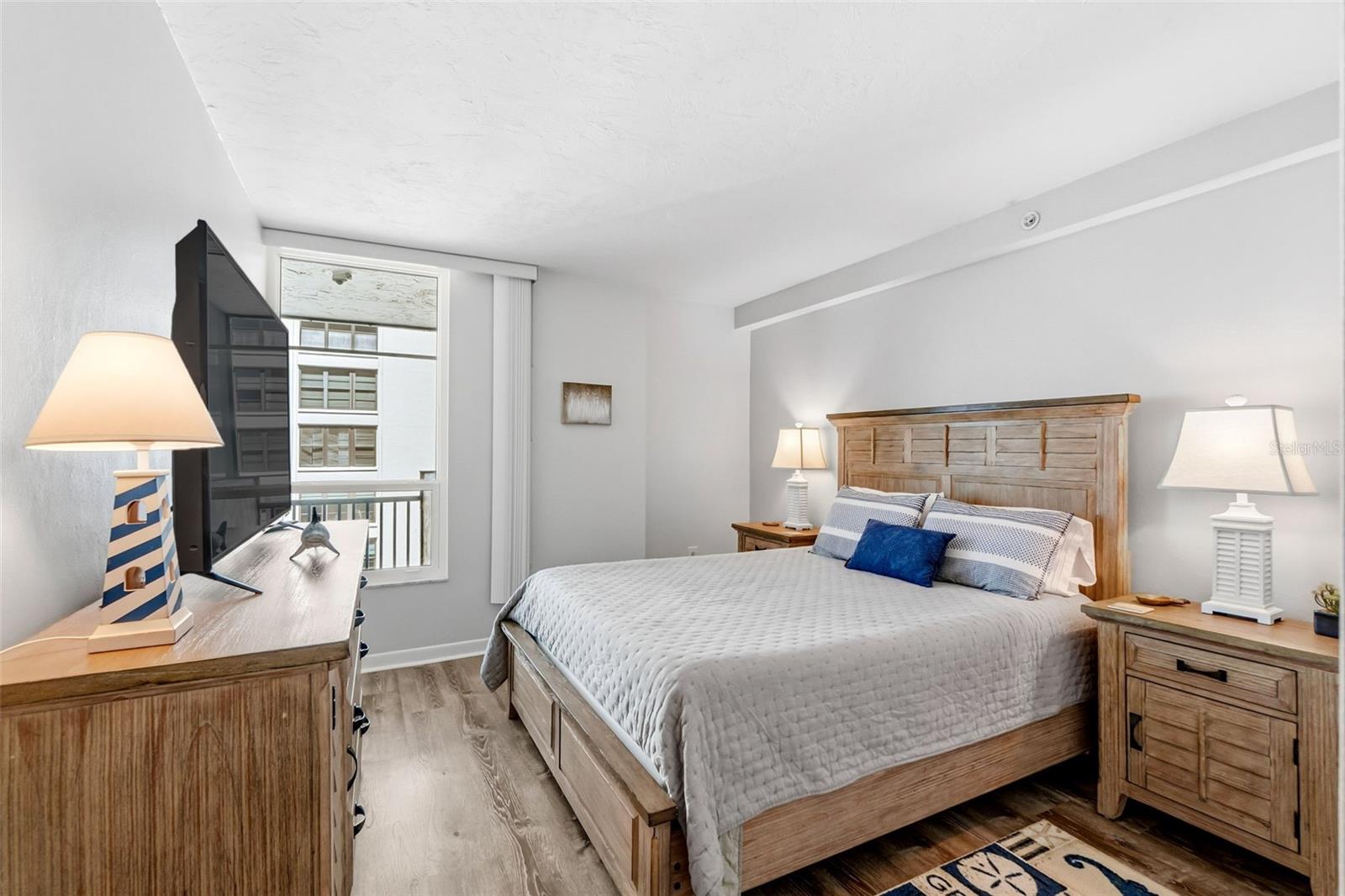 VALENCIA CONDO APTS - Residential