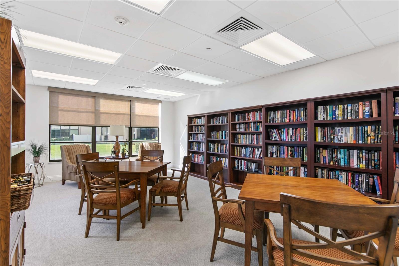 VALENCIA CONDO APTS - Residential