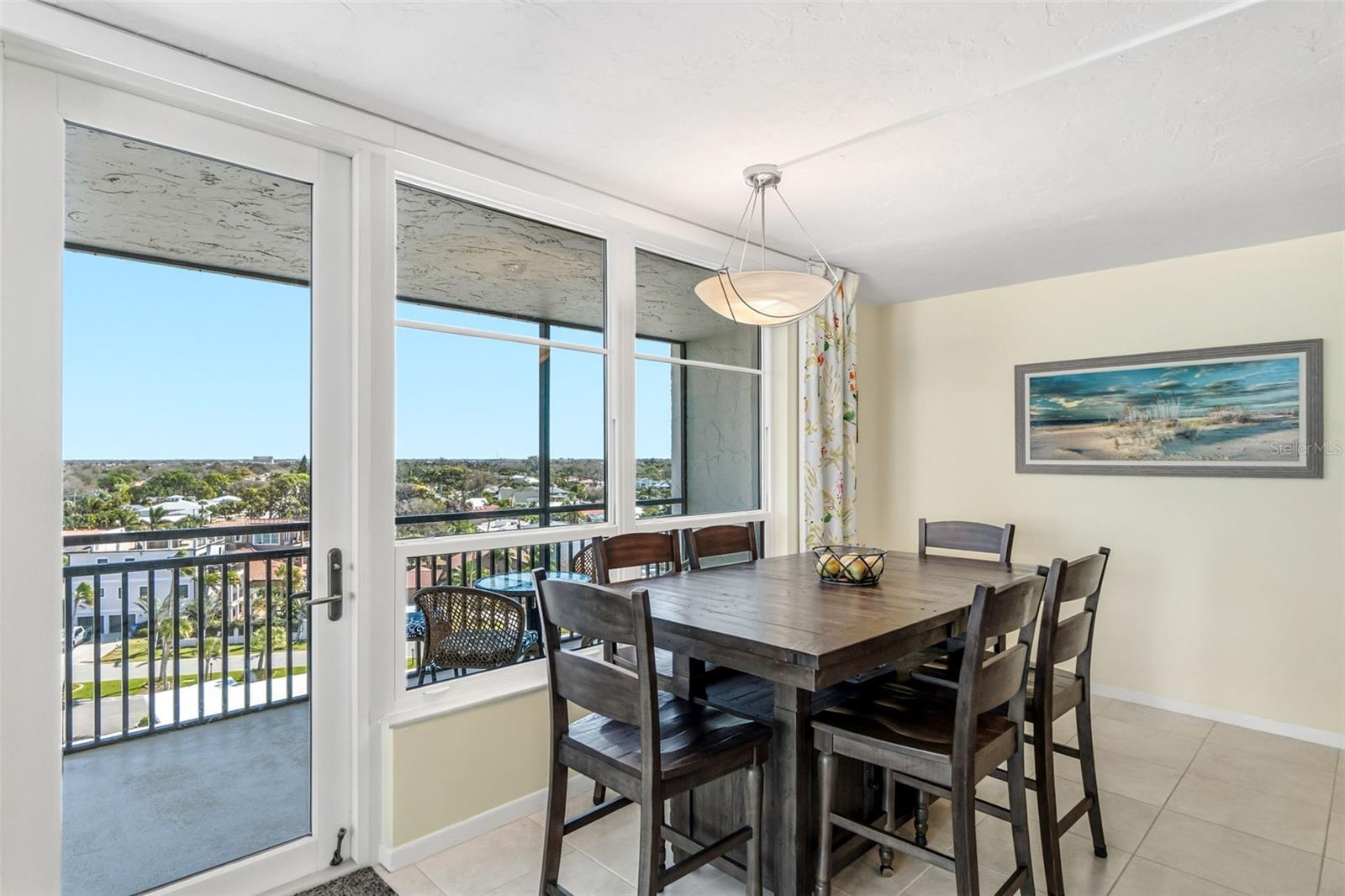 VALENCIA CONDO APTS - Residential