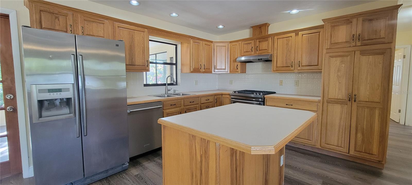 MEADOW LAWN 11TH ADD - Residential