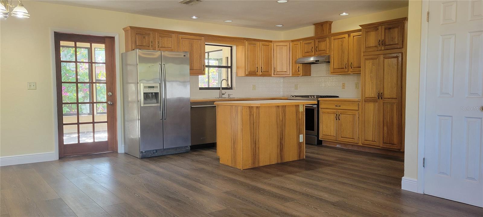 MEADOW LAWN 11TH ADD - Residential