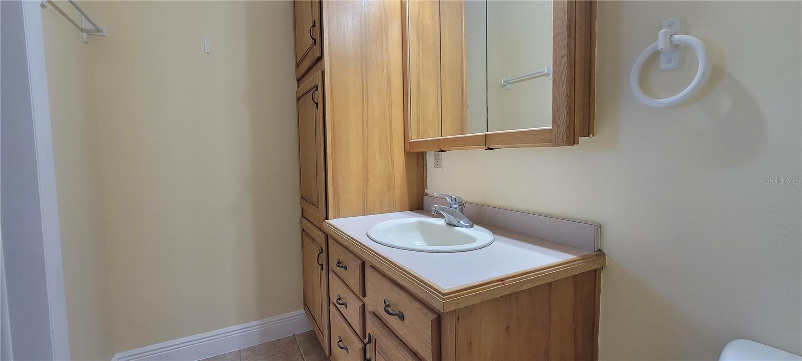 MEADOW LAWN 11TH ADD - Residential