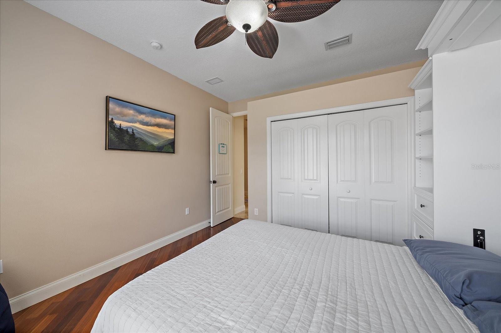 OAK VISTAS - Residential