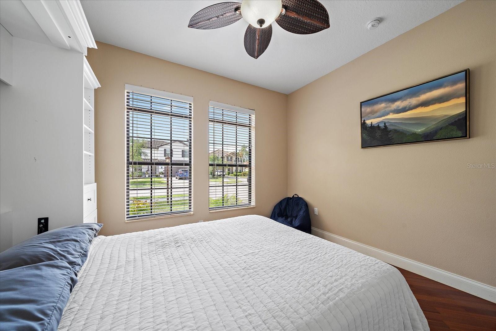 OAK VISTAS - Residential