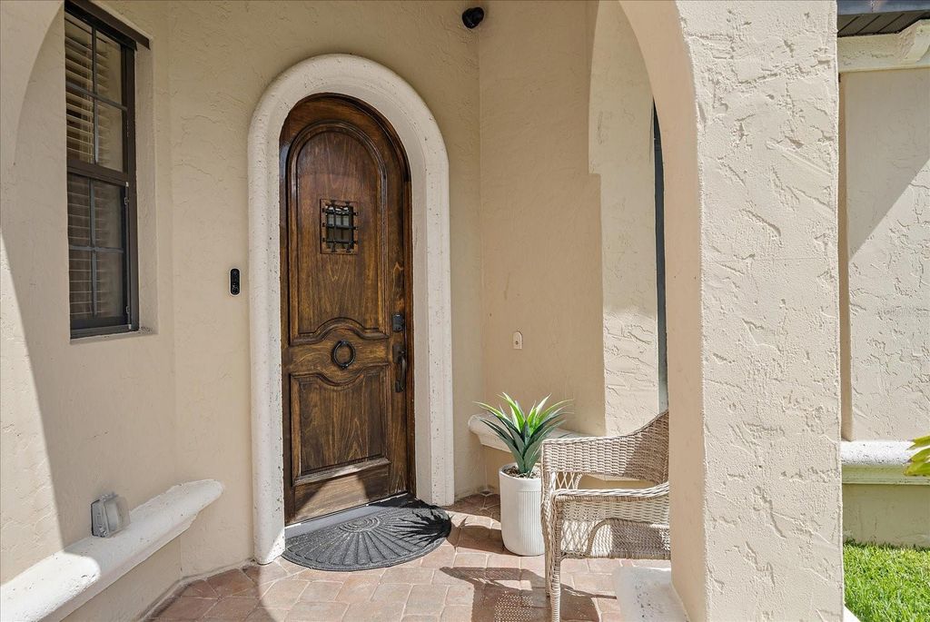 Photo of 5624 Aaron Court, Sarasota, FL 34232 (MLS # A4649663)