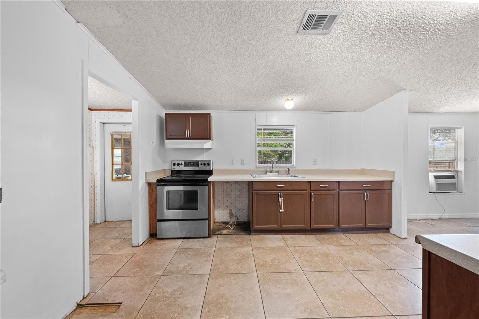 TROPICAL PARK UNIT 2 - Residential