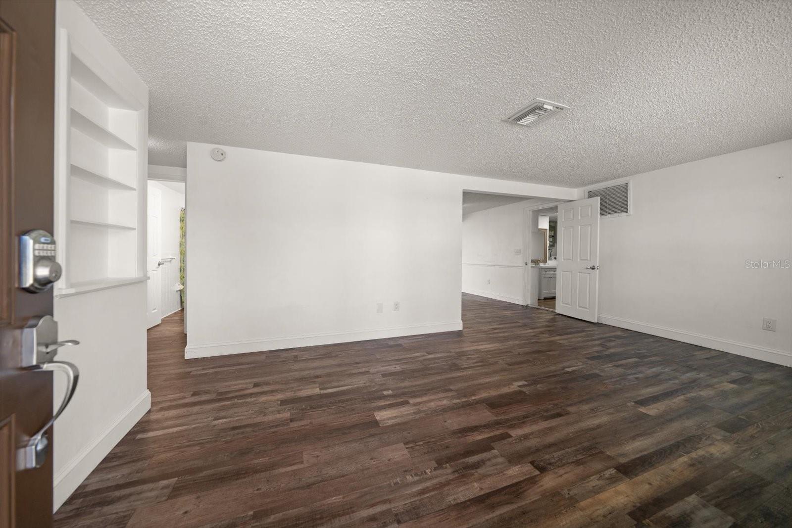 3432 DEVONSHIRE DRIVE