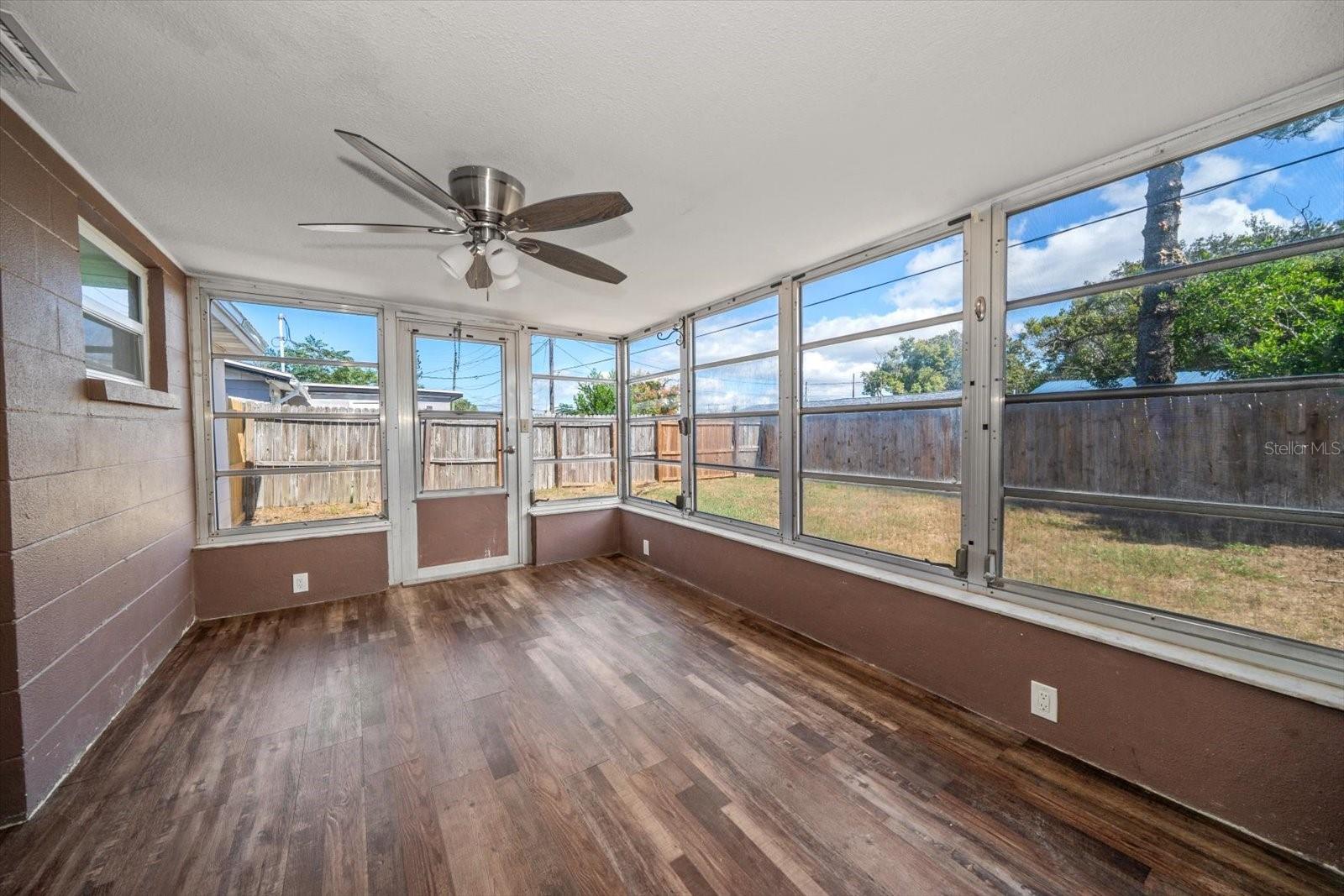 BEACON SQUARE - Residential