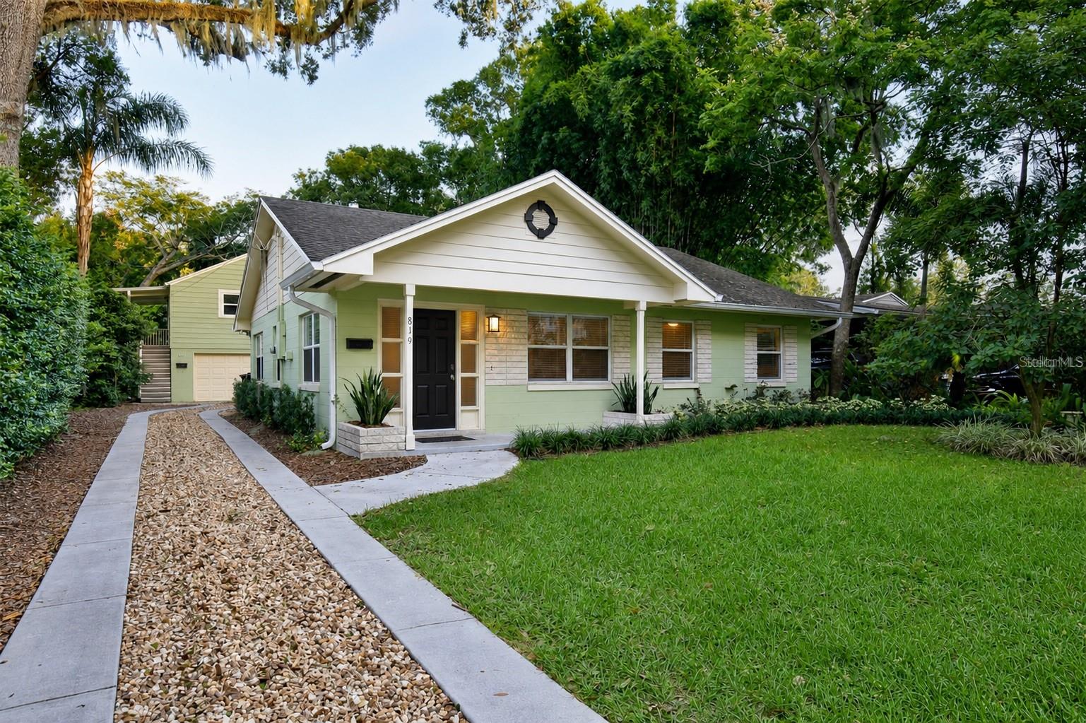 819 N WESTMORELAND DRIVE