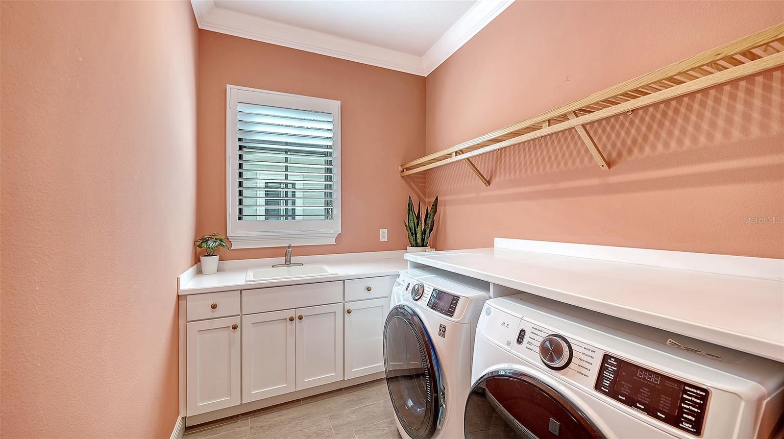 LAKE CLUB PH II - Residential