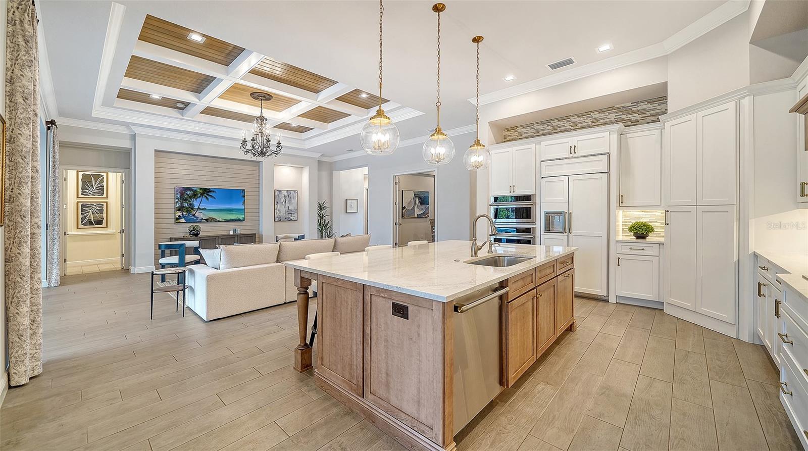 LAKE CLUB PH II - Residential