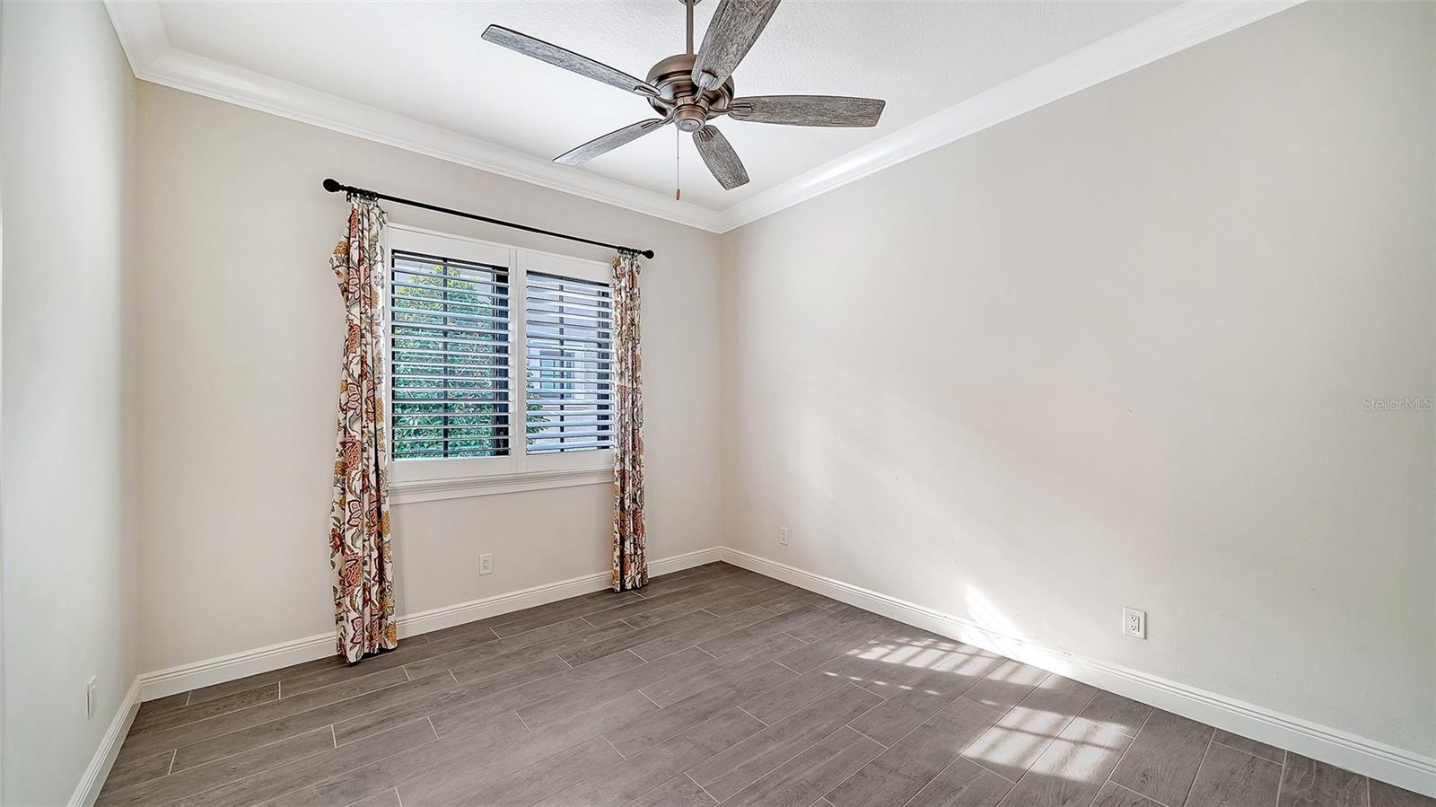 LAKE CLUB PH II - Residential