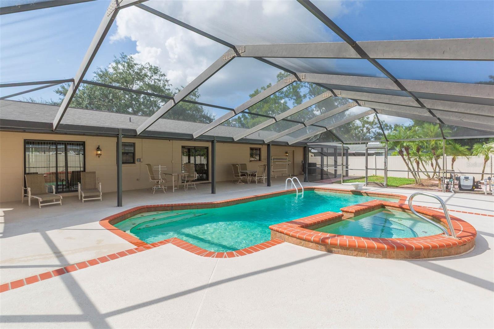 OAK MONT WOODS - Residential