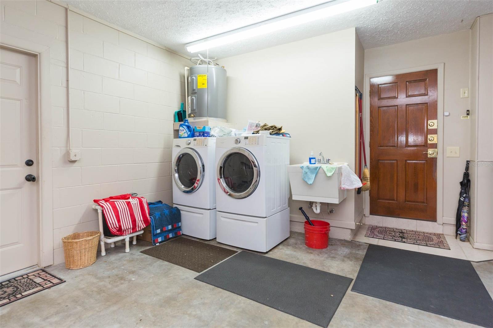 OAK MONT WOODS - Residential