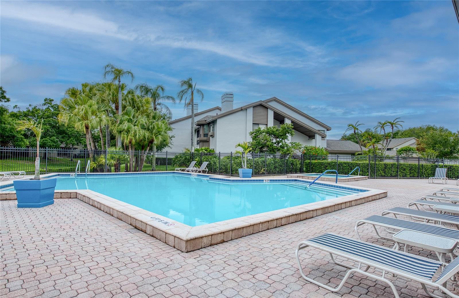 LANDMARK OAKS CONDO - Residential