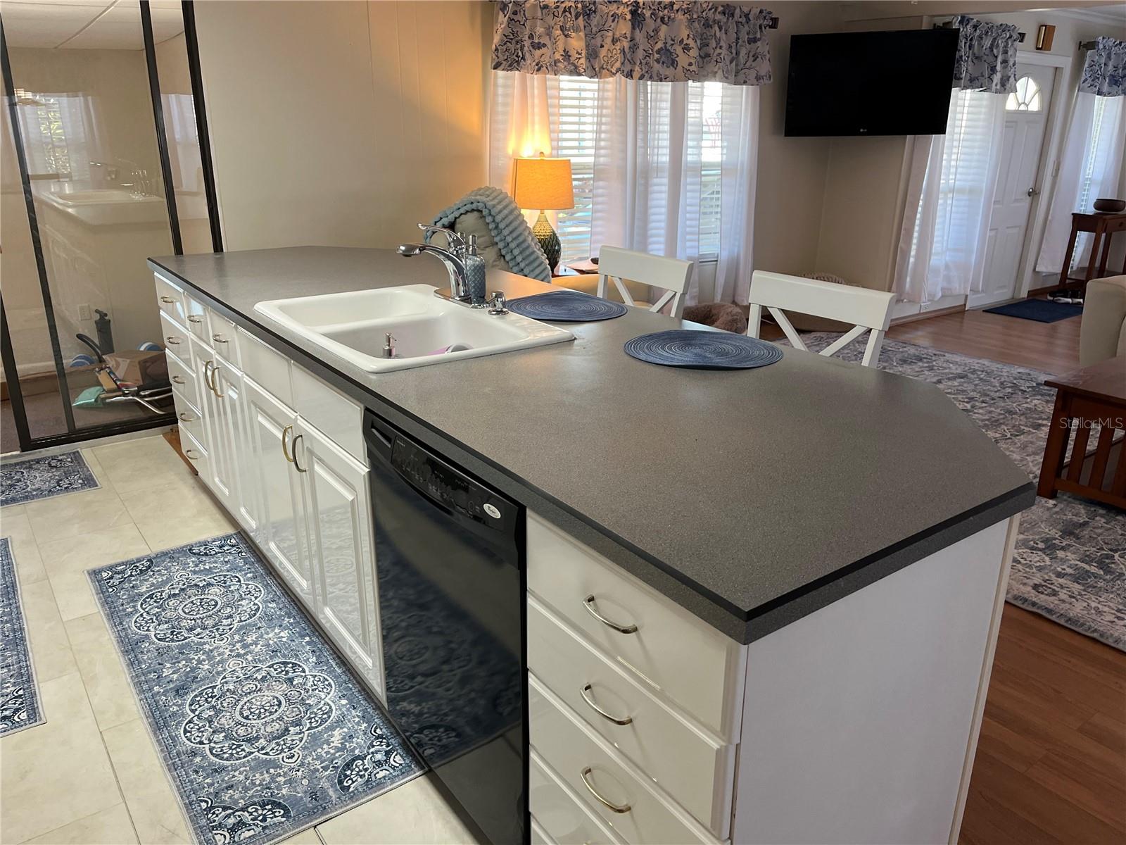 VENICE ISLE - Residential