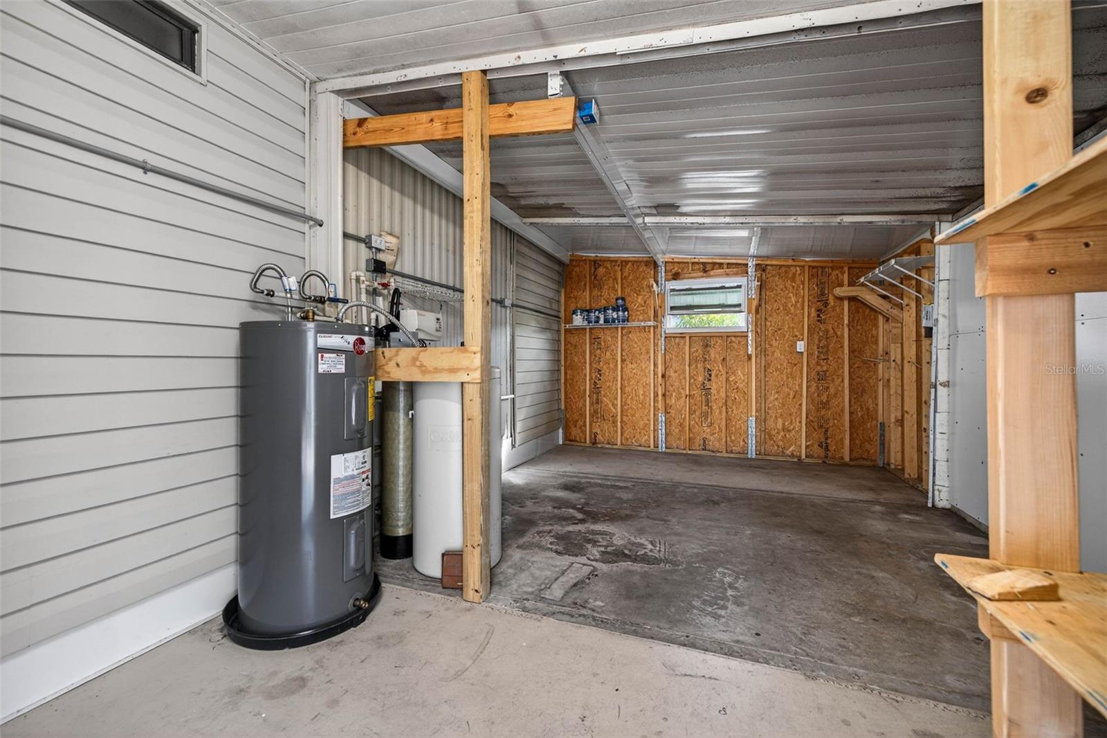 COLONY HILLS COMMUNITY - Residential