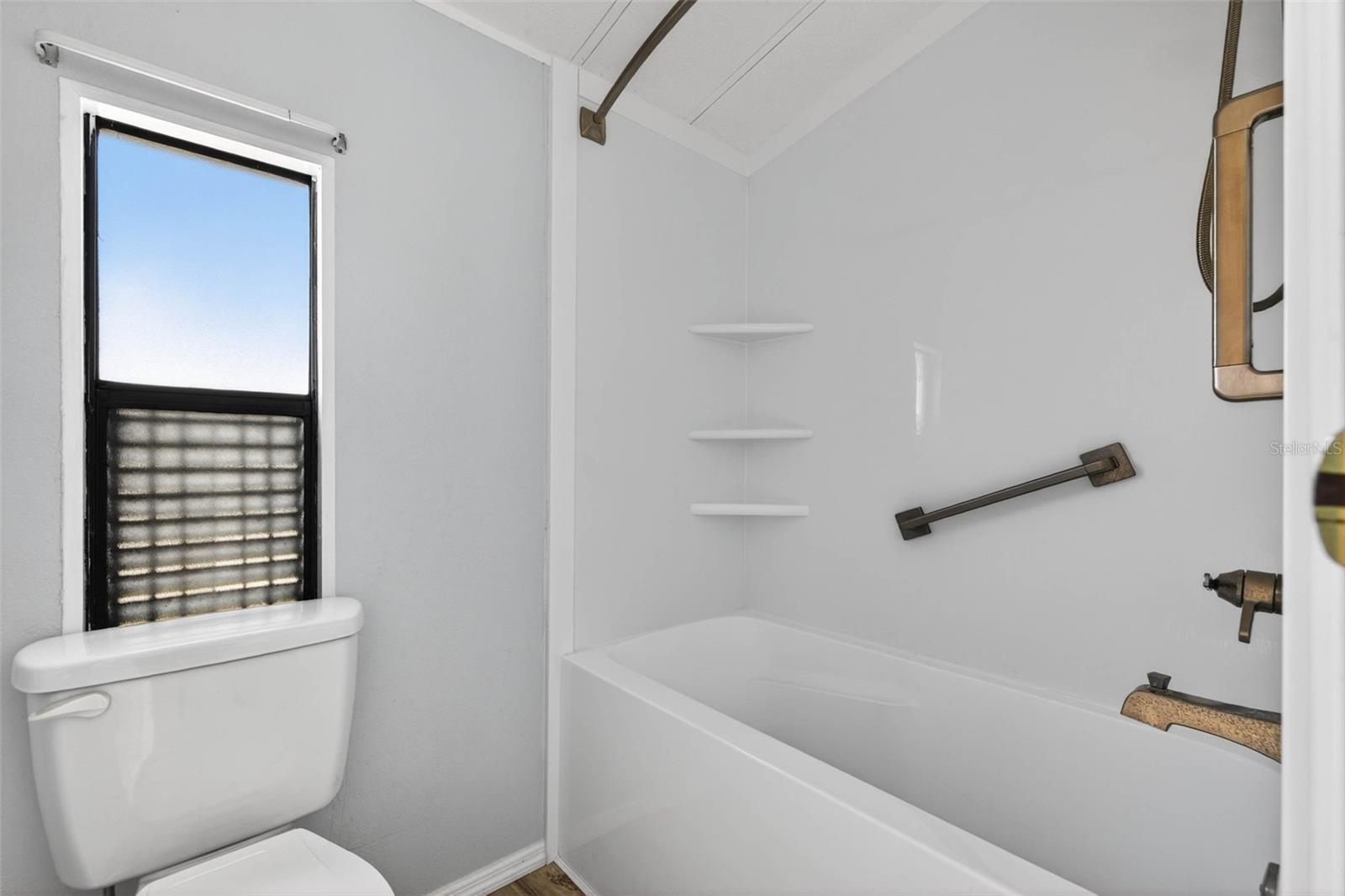 COLONY HILLS COMMUNITY - Residential