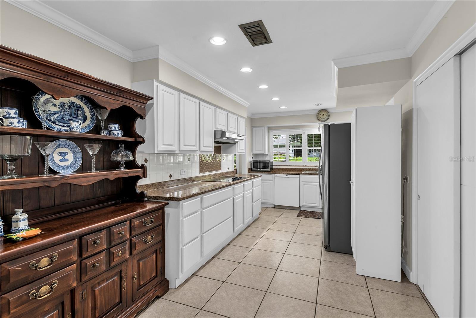 VALENCIA HEIGHTS - Residential