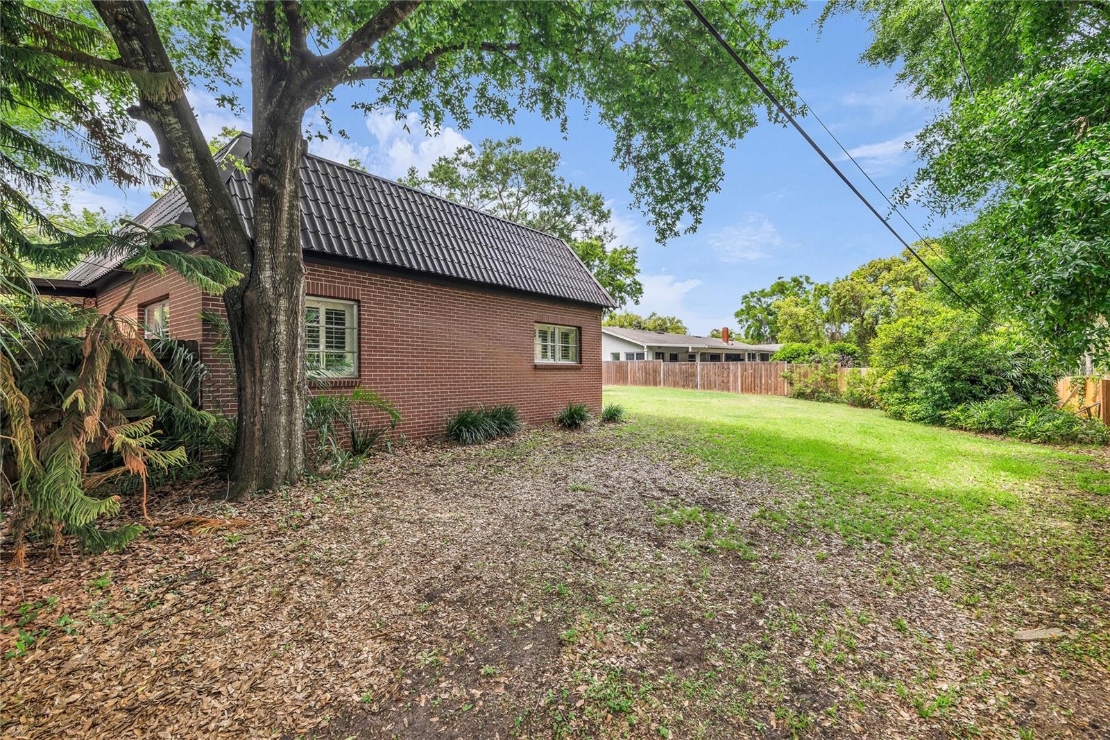 VALENCIA HEIGHTS - Residential