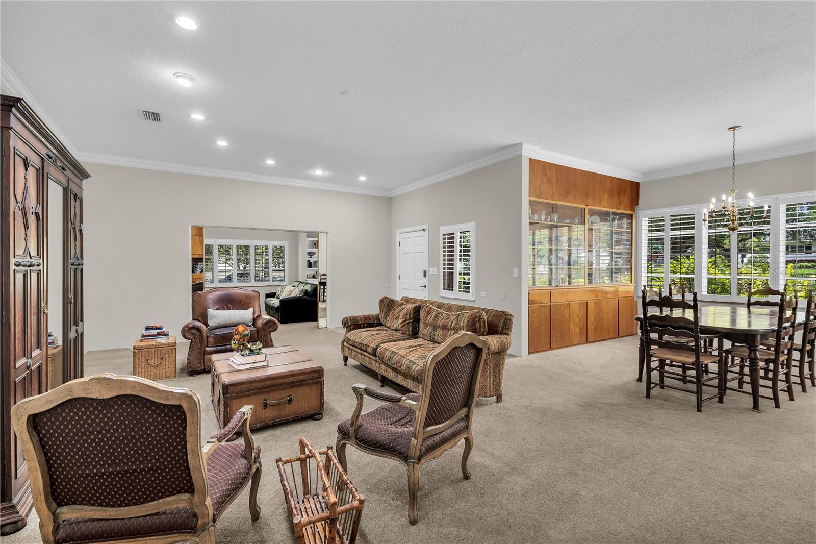 VALENCIA HEIGHTS - Residential