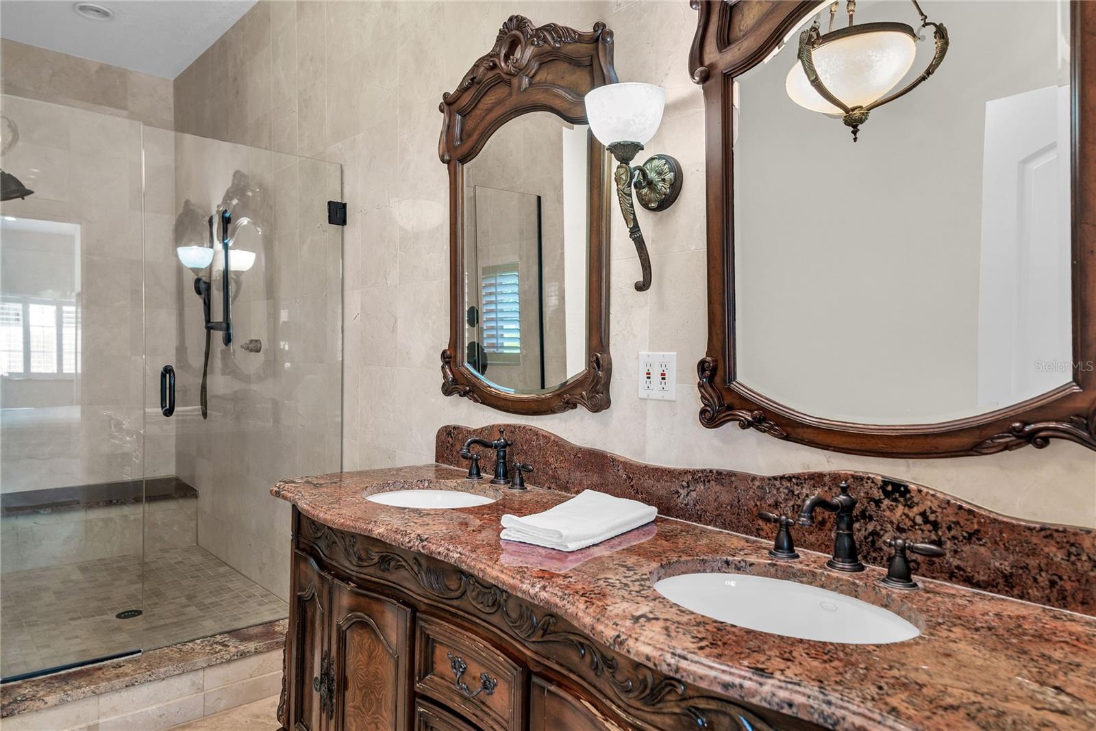 VALENCIA HEIGHTS - Residential