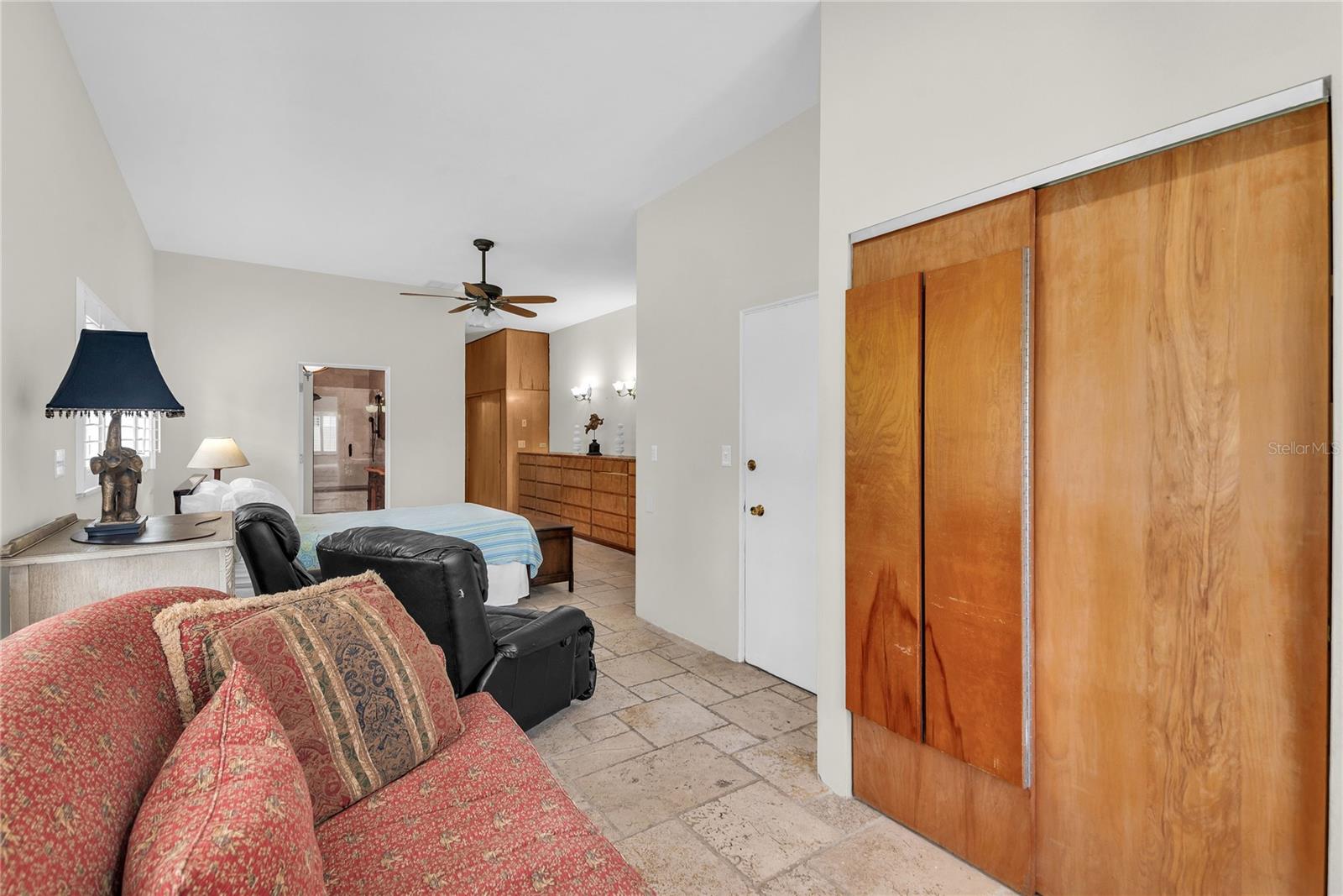 VALENCIA HEIGHTS - Residential