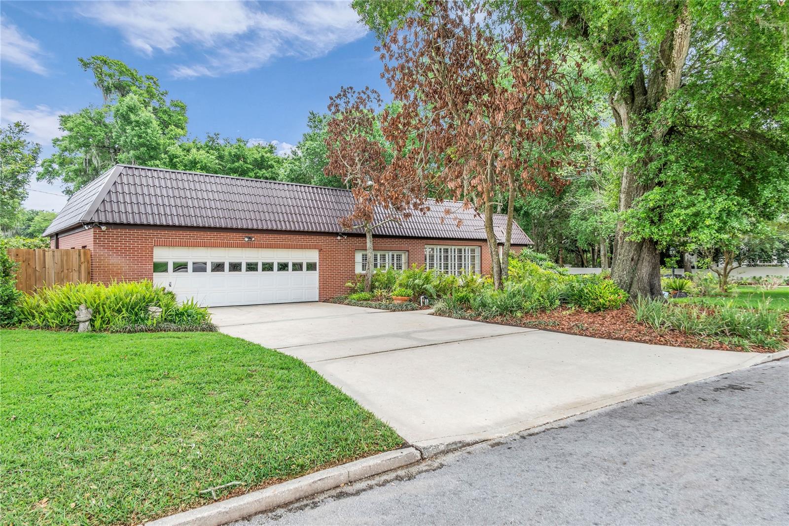 VALENCIA HEIGHTS - Residential