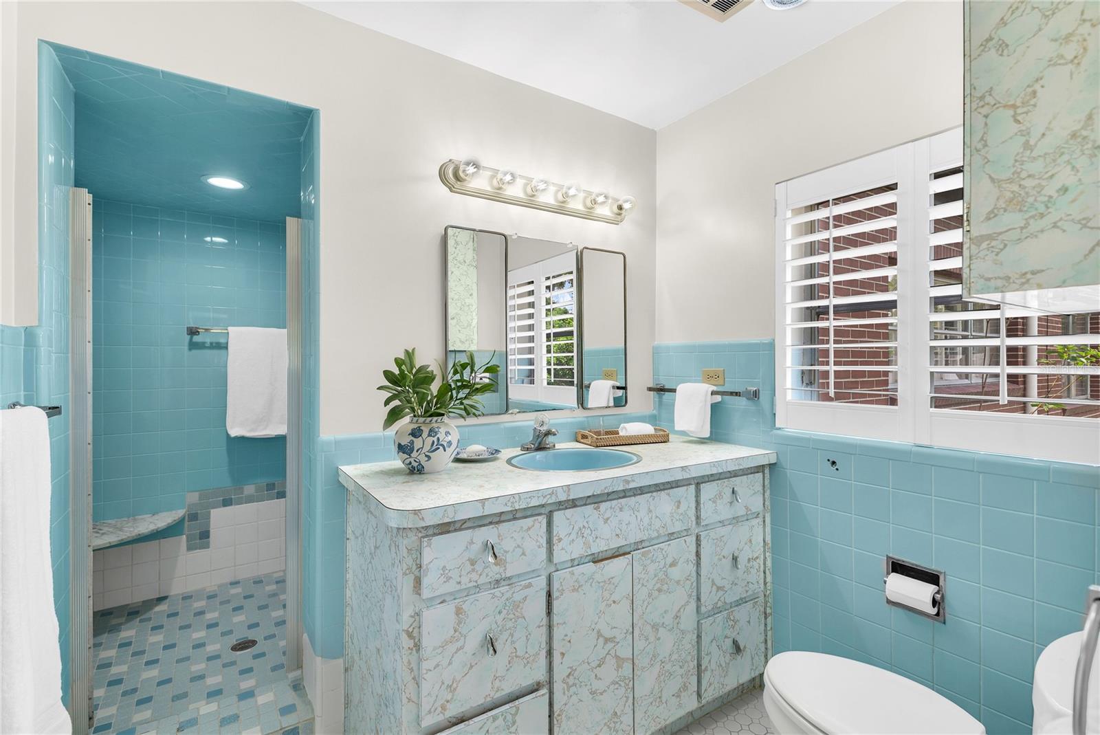 VALENCIA HEIGHTS - Residential