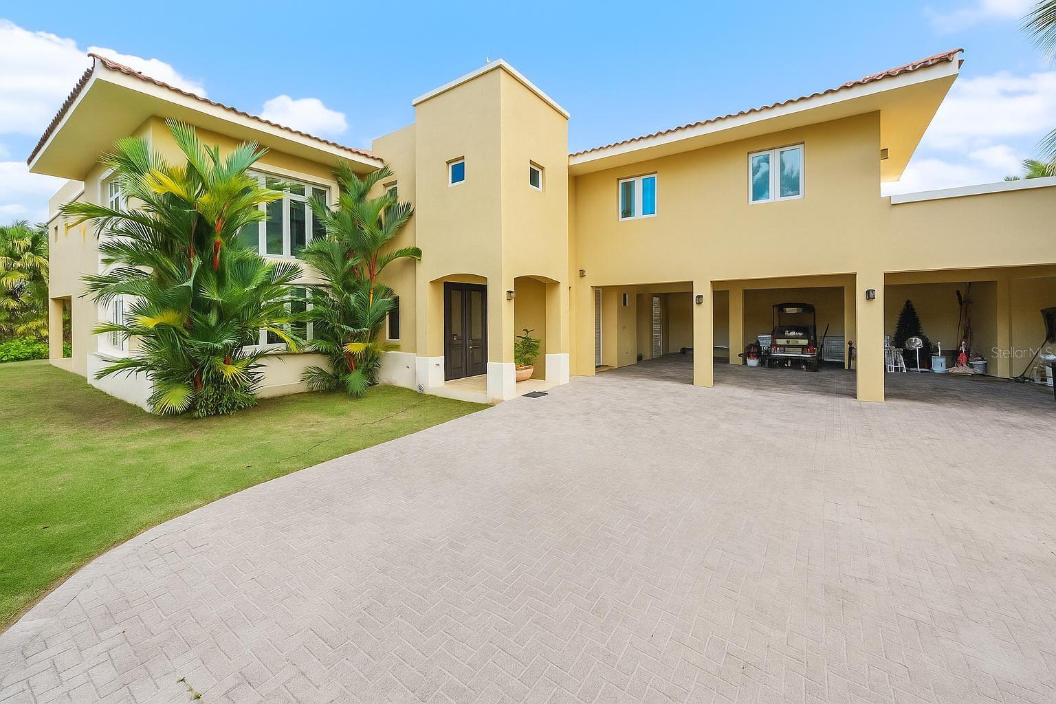 This strategically located 4-bedroom residence is located close to all the vibrant amenities of Dorado Beach East and Dorado Beach Resort. It is also a corner lot which is untouched, it's a fantastic opportunity to customize your outdoor space as you always wish. This piece of real estate offers ample space for renovation and personalization to suit your needs and preferences. The home’s layout includes four generously sized bedrooms, providing plenty of room for family, guests, or creating functional home offices.
The property is within the exclusive Dorado Beach East neighborhood, known for its tranquil surroundings, lush landscaping, and proximity to world-class amenities like golf courses, beaches, and the luxury Dorado Beach Resort. This residence presents a blank canvas for the right purchaser to update, restore, and modernize, unlocking its full potential in one of Puerto Rico's most sought-after locations. Whether you're looking to make this your dream home or an investment property, this is an atypical choice to have. Don't lose it.