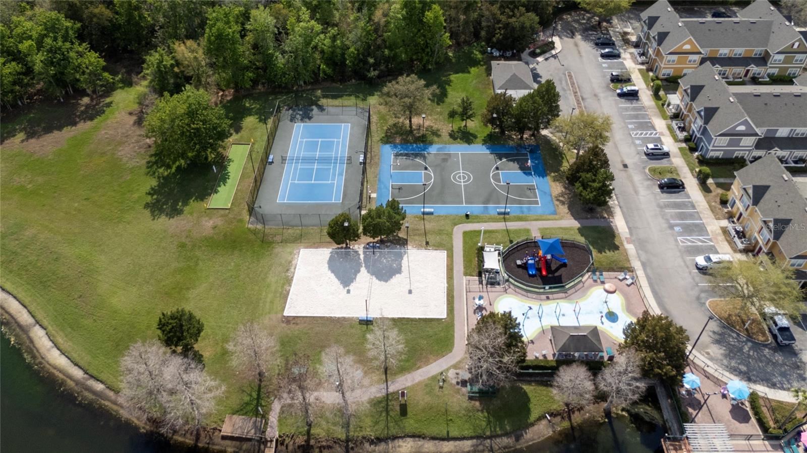 VILLAS AT SEVEN DWARFS LANE CONDO - Residential