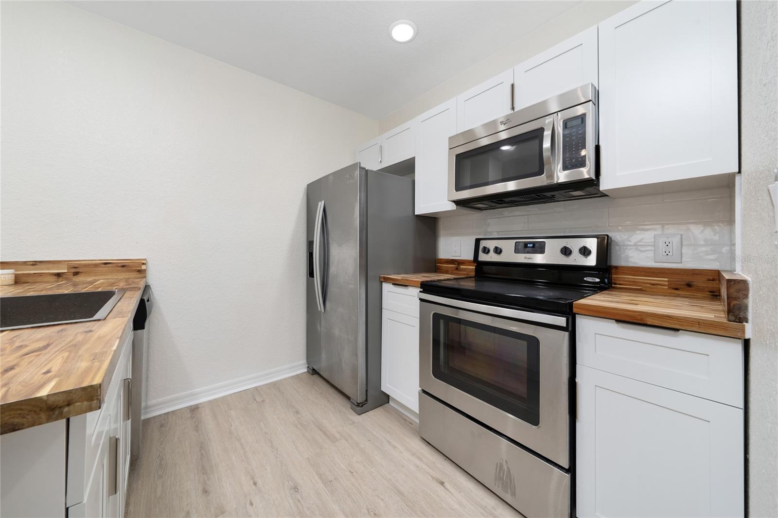 VILLAS AT SEVEN DWARFS LANE CONDO - Residential