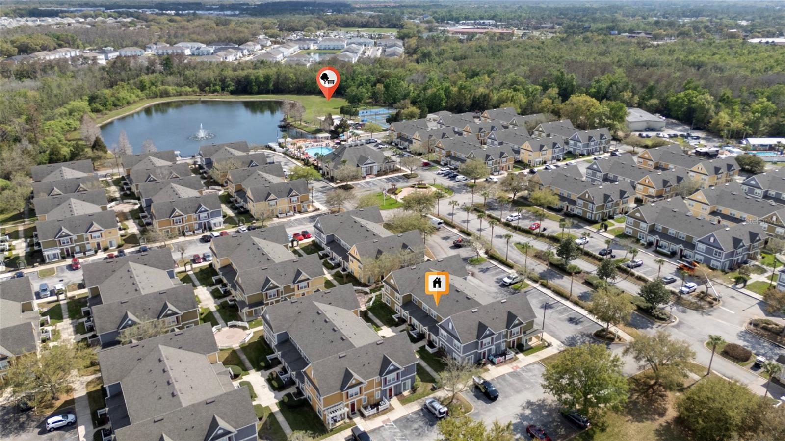 VILLAS AT SEVEN DWARFS LANE CONDO - Residential