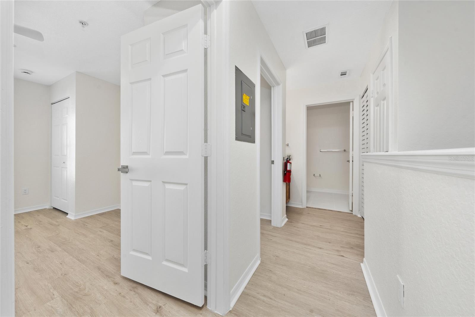 VILLAS AT SEVEN DWARFS LANE CONDO - Residential