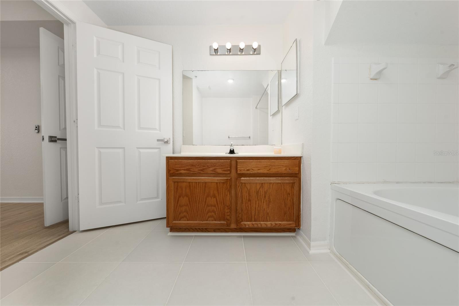 VILLAS AT SEVEN DWARFS LANE CONDO - Residential