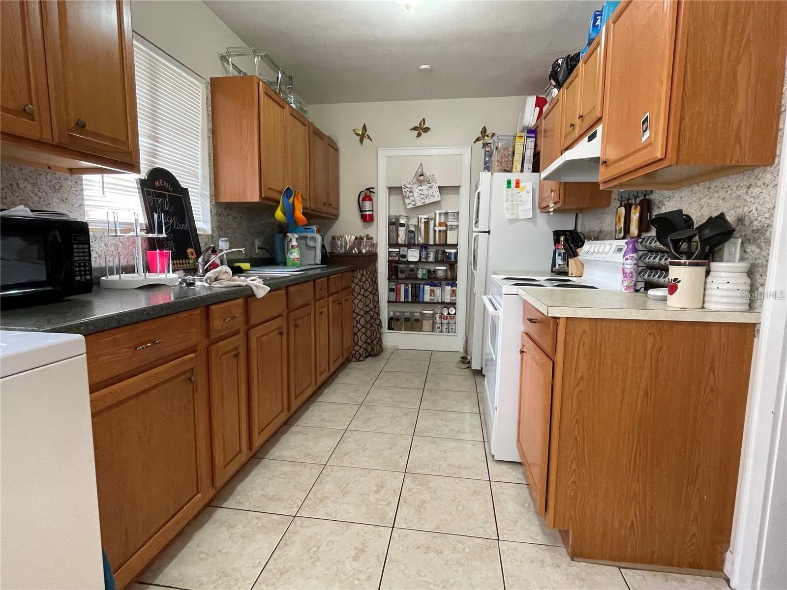 VILLA PARK OR STONE & MANNS - Residential Income