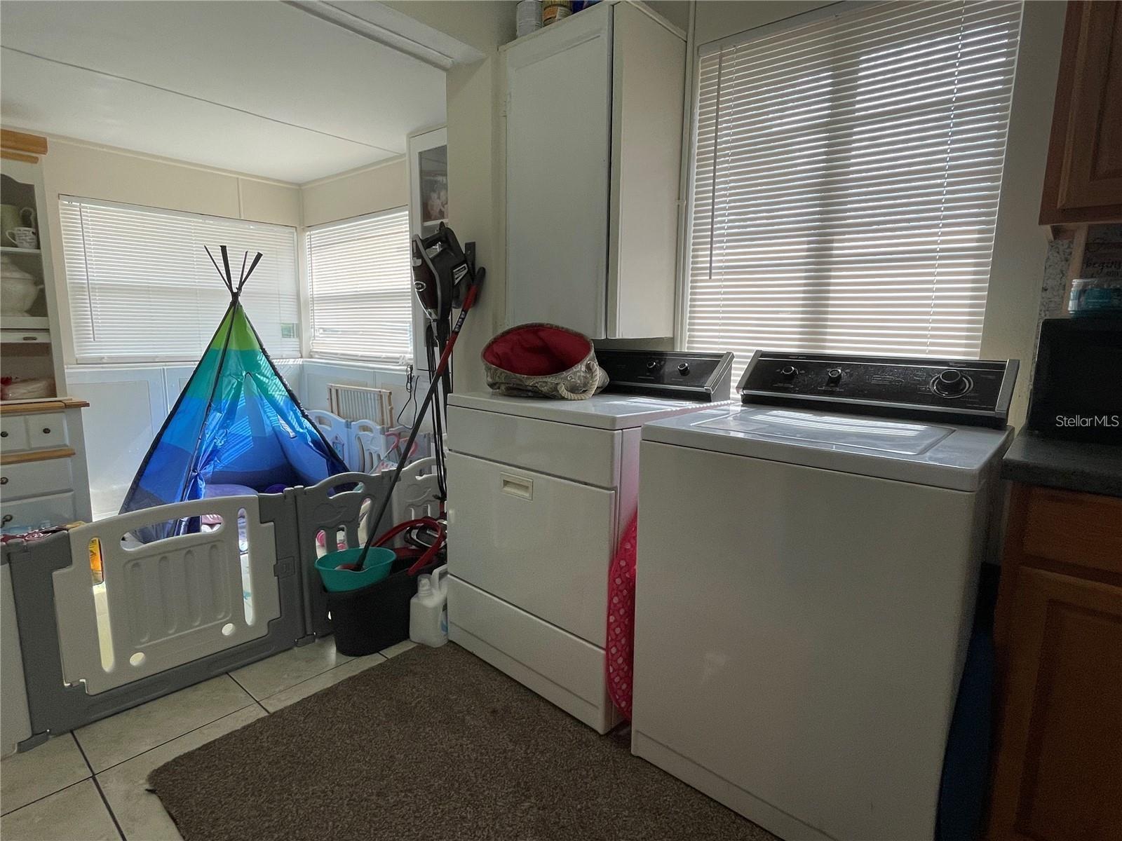 VILLA PARK OR STONE & MANNS - Residential Income