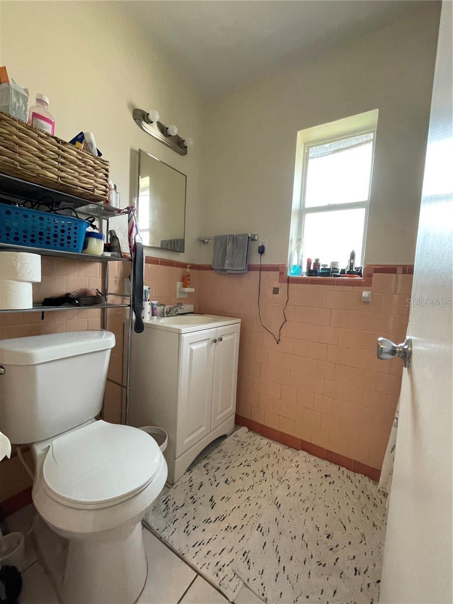 VILLA PARK OR STONE & MANNS - Residential Income