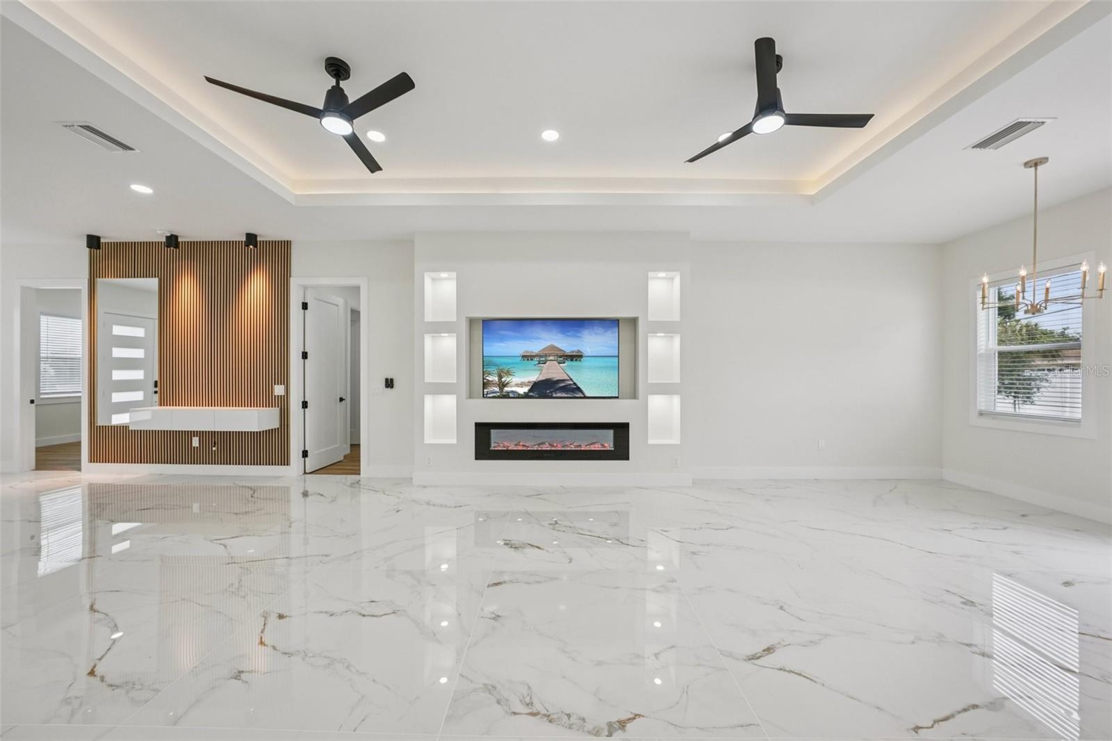 HIGHLAND MANOR - Residential