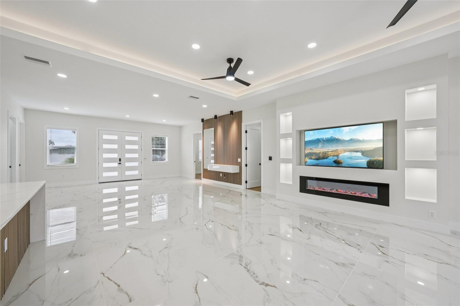 HIGHLAND MANOR - Residential