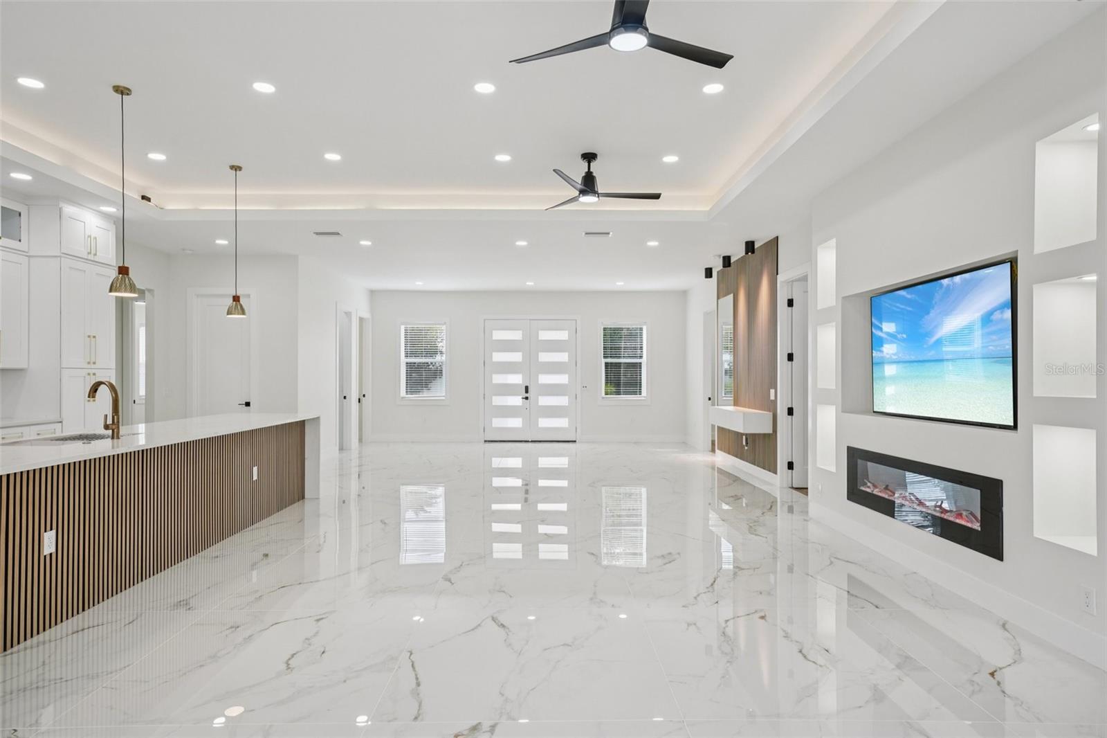 HIGHLAND MANOR - Residential