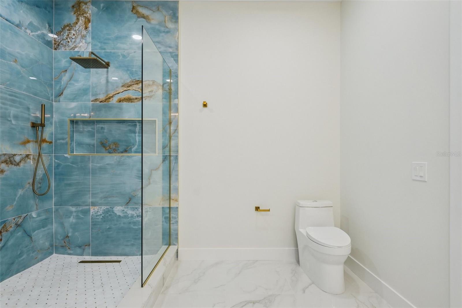 HIGHLAND MANOR - Residential