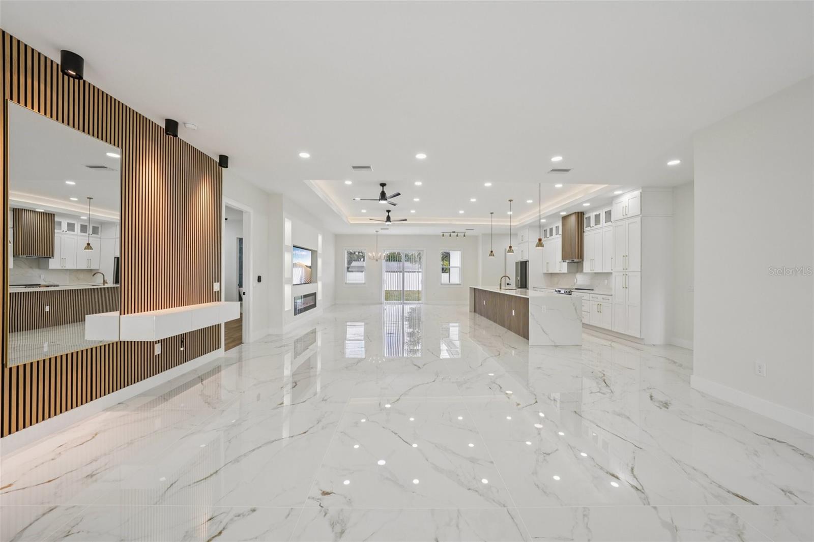 HIGHLAND MANOR - Residential