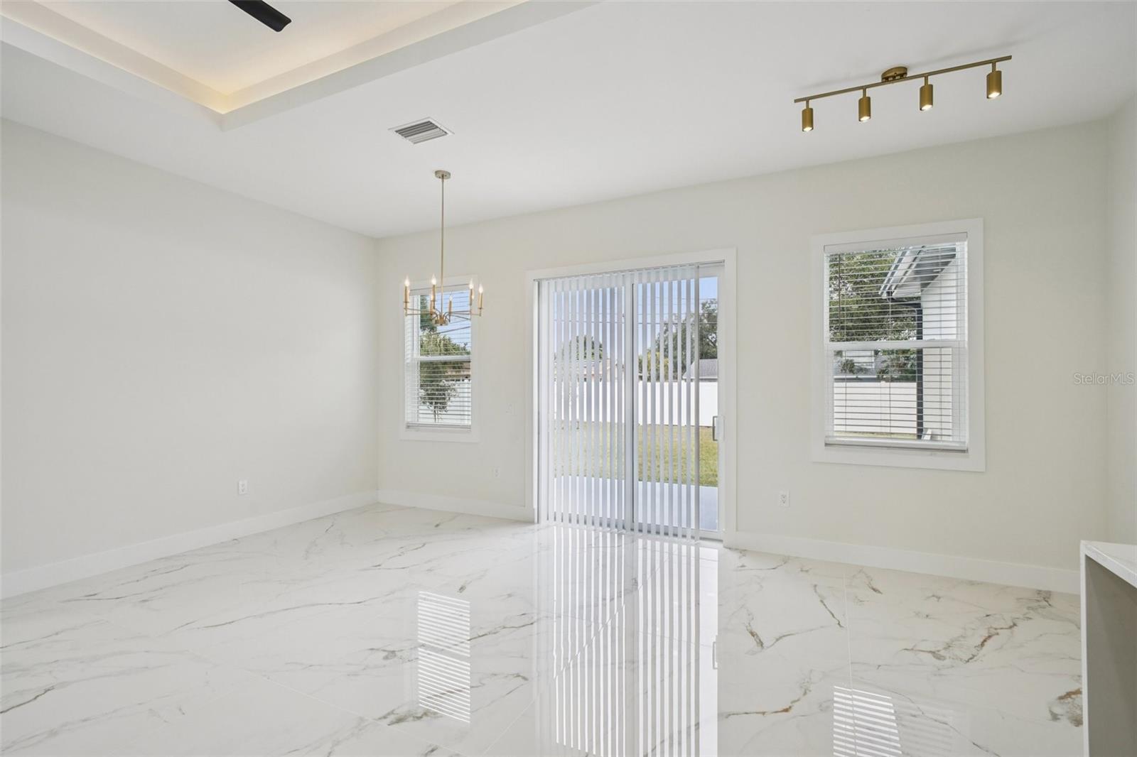 HIGHLAND MANOR - Residential