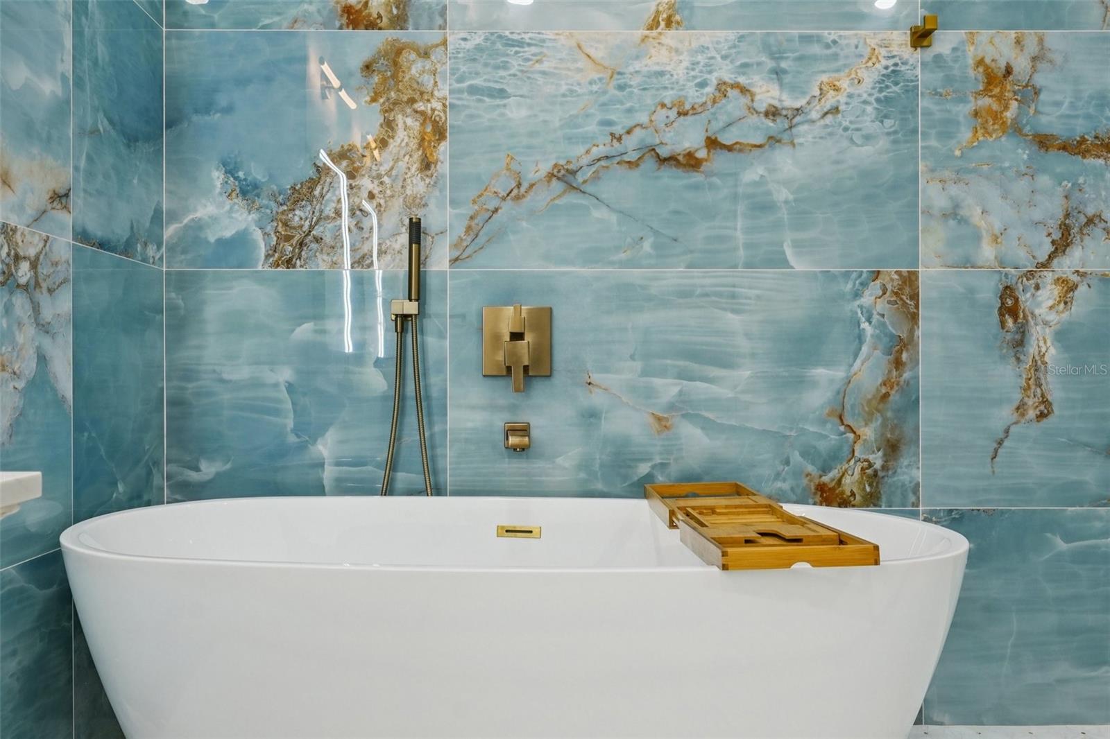 HIGHLAND MANOR - Residential